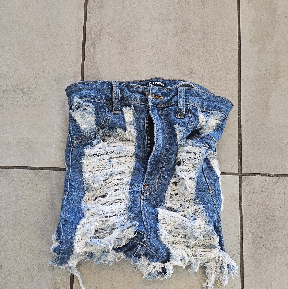 Cut out jean shorts